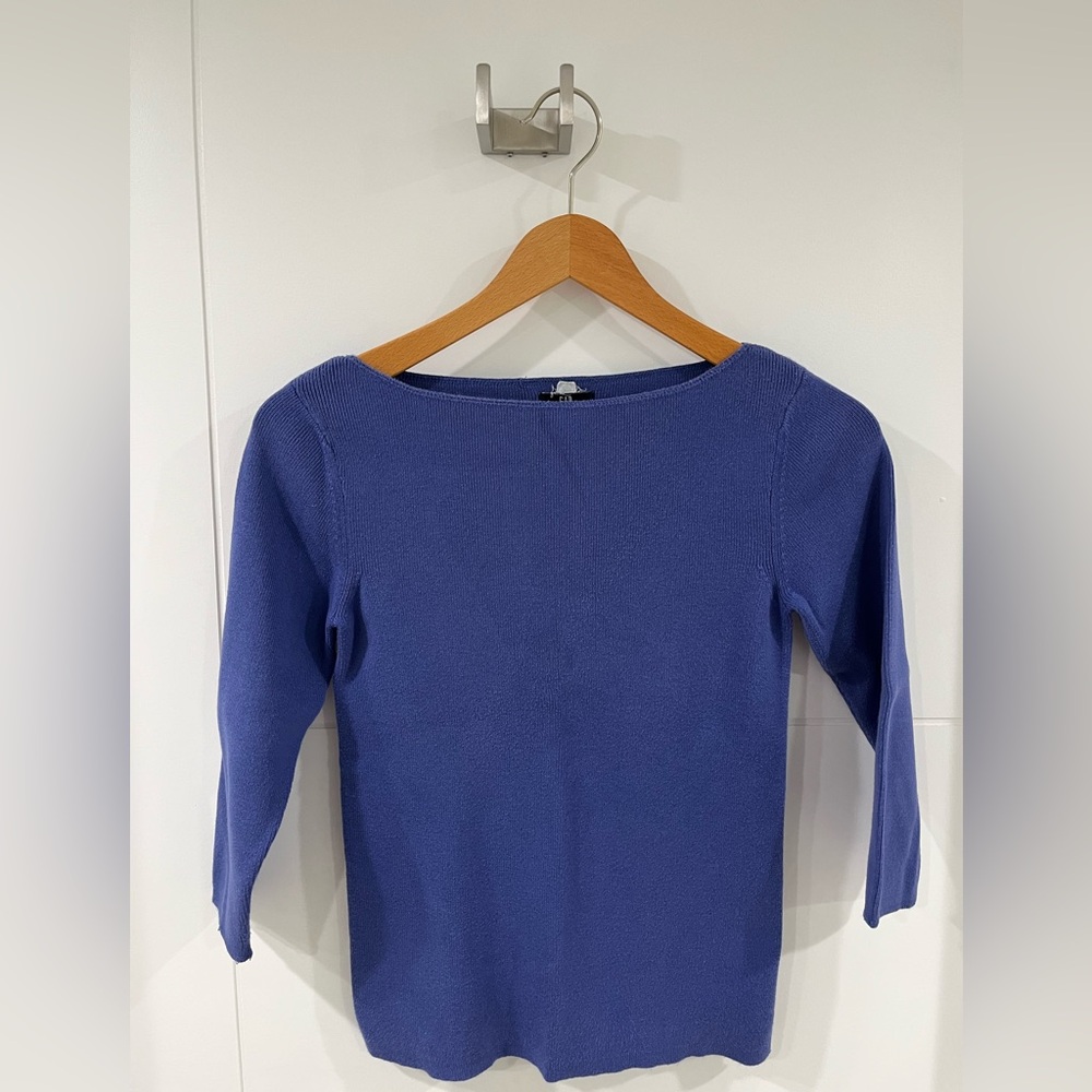 Gap ribbed knit boatneck 3/4 sleeve blouse, Medium, gently used.